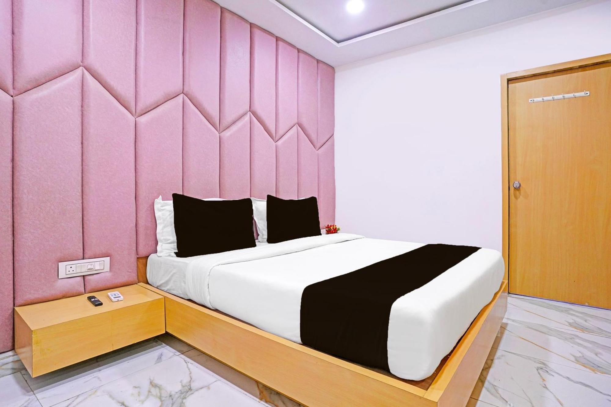 Hotel O Patang 24 Ahmedabad Extérieur photo