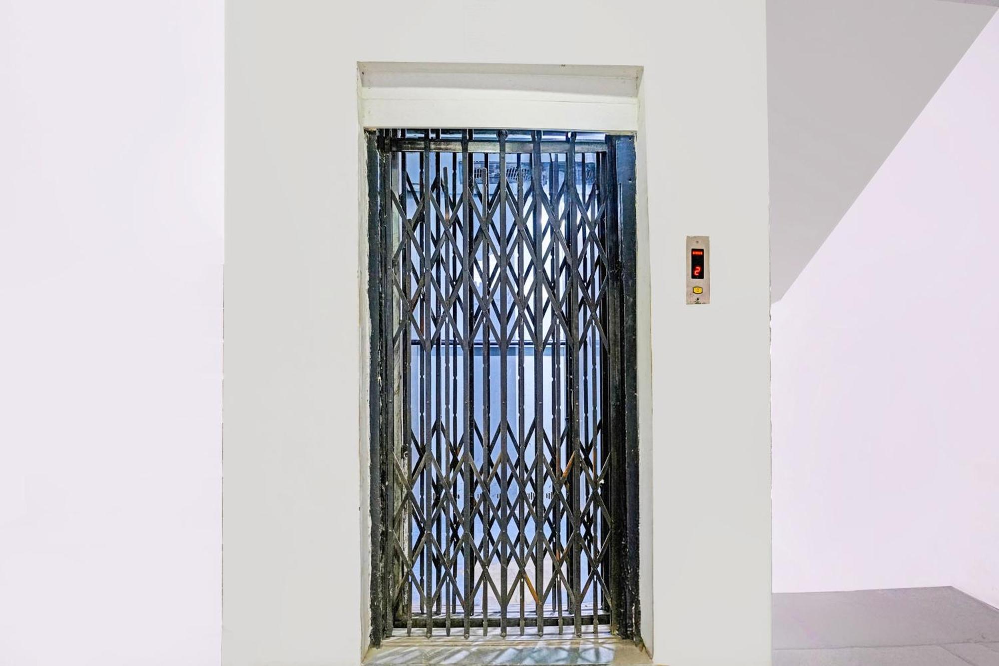 Hotel O Patang 24 Ahmedabad Extérieur photo